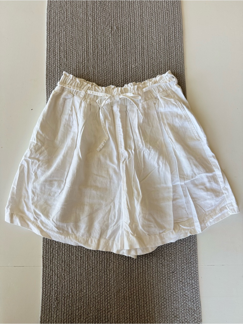 Universal Thread White Linen Drawstring Elastic Waist Flowy Bermuda Shorts Sz XS